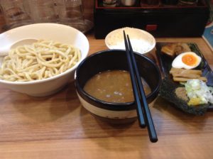 東京・品川区「横浜家系らーめん　つけ麺・らーめん春樹」でつけ麺を食べた