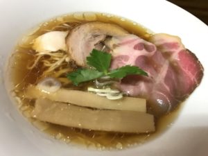 沖縄・浦添市「Ryukyu Ramen Apollo」王道の醬油ラーメンを食べる